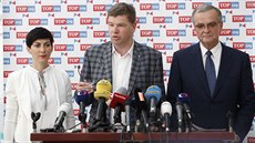 Tisková konference TOP 09 p�ed jednáním Sn�movny, na snímku zleva...