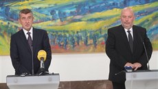 Premiér Andrej Babi uvedl do úadu nového ministra zemdlství Miroslava...