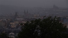 Silná bouka provázená pívalovým detm na praském ikov (6. ervna 2019)