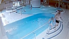 Pipojit se lze i na kamery umístné v plaveckém bazénu.