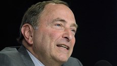 Komisioná NHL Gary Bettman mluví v dob finále play off NHL.