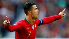 Portugalec Cristiano Ronaldo se raduje z gólu v zápase se Švýcarskem.