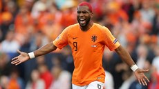 Nizozemský fotbalista Ryan Babel se zlobí.