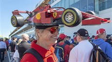 Kim Reimer se ukazuje jako správný fanda Ferrari.