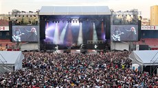 Stadion v Králov Poli zail v sobotu velkou koncertní show kapely s frontmanem...