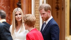 Ivanka Trumpová a britský princ Harry v Buckinghamském paláci (Londýn, 3....