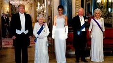 Americký prezident Donald Trump, britská královna Al�b�ta II., první dáma USA...