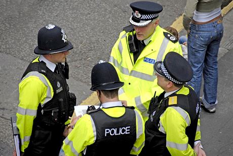  Britská policie splnila pání seniorce a zatkla ji. 