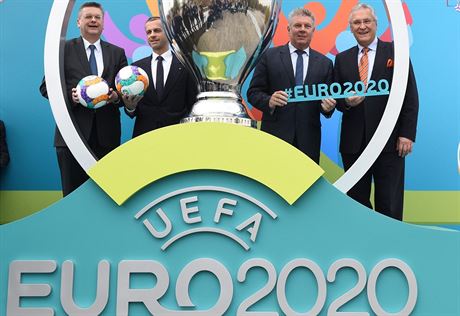 Mistrovství Evropy 2020 svila UEFA dvanácti mstm.