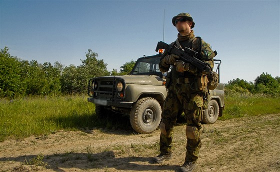 Čeští vojáci se na Libavé připravují na misi v africkém Mali. (Obličeje vojáků...