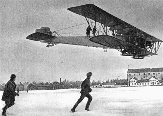 První postavený Ilja Muromec byl typ RBVZ S-22. Na fotografii vidíte letoun při...