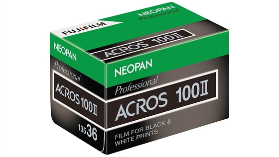 Nový ernobílý Fujifilm Neopan 100 Across II