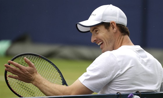 Andy Murray pi tréninku v londýnském Queen´s Clubu.