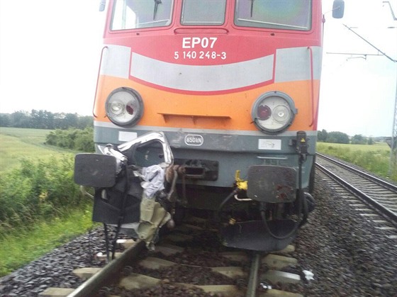Pi sráce auta s vlakem na jihu Polska zahynulo pt lidí. (16.6.2019)