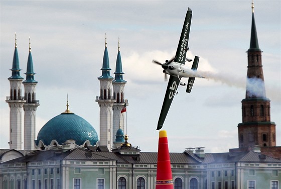 Pete McLeod bhem závodu Red Bull Air Race v Kazani