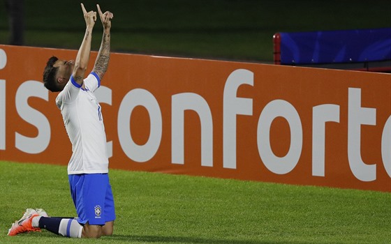 Brazilský Philippe Coutinho slaví gól proti Bolívii.