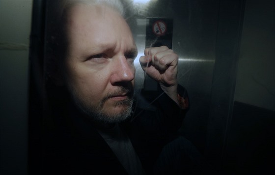 Zakladatel serveru WikiLeaks Julian Assange v Londýn. (23. kvtna 2019)