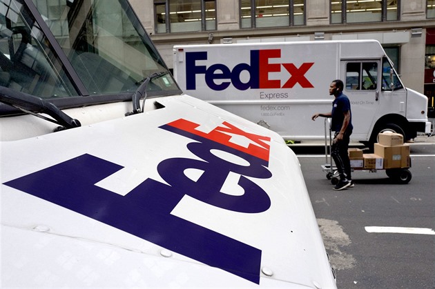 FedEx, nebo UPS? Zájem o kurýrní služby ochladl, o zákazníky bojují mezi sebou