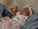Saybie se před pěti měsíci narodila v kalifornské nemocnici v USA. Na svět...