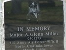 Náhrobek se jménem Glenna Millera na hbitov Grove Street v New Heavenu ve...
