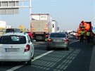 Hromadná nehoda omezila provoz dálnice D1 ped Prahou. (12. ervna 2019)