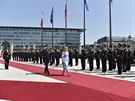 Nová slovenská prezidentka Zuzana aputová pi pehlídce estné stráe ped...