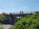 Kvli naruen statice konstrukce elezninho mostu byl zastaven provoz na...