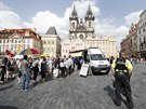 Na Staromstském námstí v Praze probíhalo od 16 hodin veejné shromádní za...