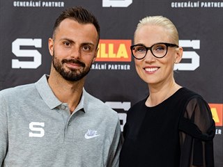 Michal Řepík a generální manažerka Sparty Barbora Snopková Hauberová