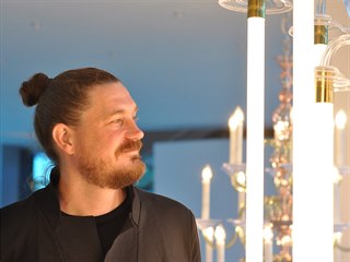 „Páteří našeho portfolia jsou moderní interpretace ikonických svítidel,“ říká...