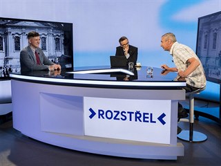 Geofyzik Jiří Šindelář (vpravo) a historik Zdeněk Špitálník v diskusním pořadu...