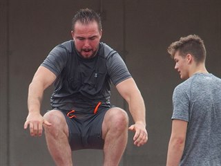 Chomutovský hokejista Jakub Chrpa během kondičního tréninku