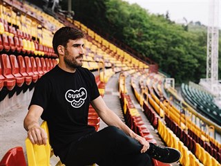 Juliska. Sportovní stadion patří Armádnímu klubu Dukla Praha.