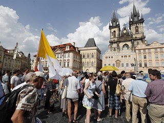 Na Staroměstském náměstí v Praze probíhalo od 16 hodin veřejné shromáždění za...