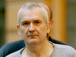 Radek Bezina u brnnského soudu, který projednává jeho údajné masivní...