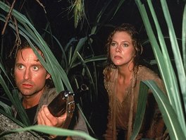 Michael Douglas a Kathleen Turnerová ve filmu Honba za diamantem (1984)