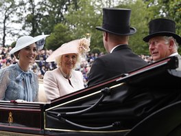 Vévodkyn z Cambridge Kate, vévodkyn z Cornwallu Camilla, princ William a...