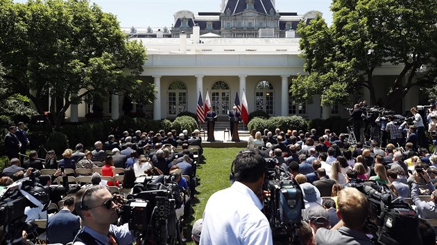Americk prezident Trump a polsk prezident Duda hovo na tiskov konferenci v Rov zahrad Blho domu. (12. ervna 2019)