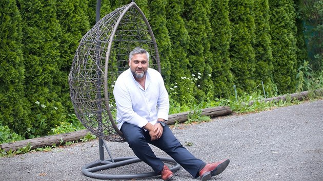 Robert Sklen�� miluje star� recepty. R�d se vrac� do minulosti a kombinuje pokrmy, kter� v t� dob� vznikaly.