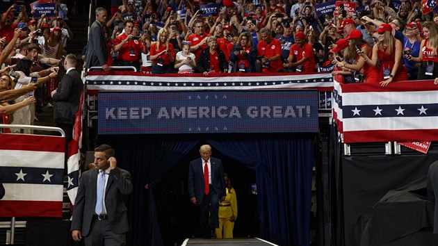 Na mtinku v Orlandu na Florid Donald Trump prohlsil, e oficiln zan svou kampa za znovuzvolen prezidentem USA (18. ervna 2019).