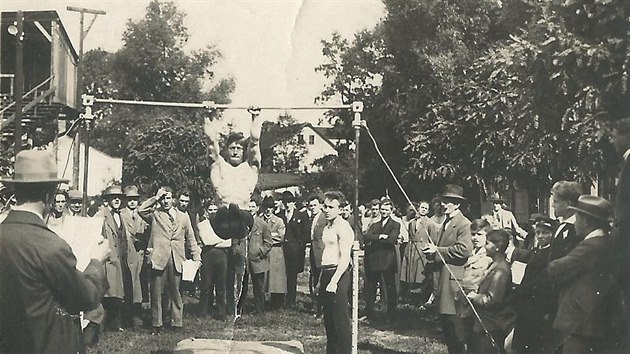 Antonna Ivanov na hrazd v roce 1925