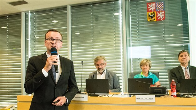 Jednání zastupitelstva Zlínského kraje týkající se výstavby nové nemocnice ve Zlíně-Malenovicích. Na snímku Martin Šamaj z přípravného výboru.