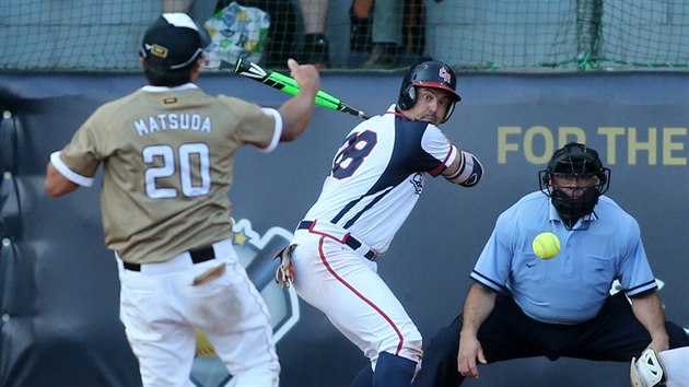 Momentka ze zpasu svtovho ampiontu softbalist esko - Japonsko