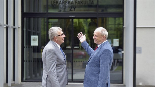 Ředitel Fakultní nemocnice Ostrava Jiří Havrlant (vlevo) a děkan Lékařské fakulty Ostravské univerzity Arnošt Martínek