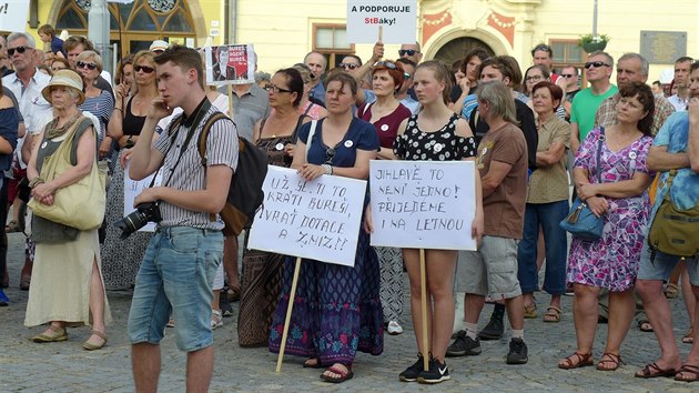 Demonstrace proti Andreji Babiovi a za nezvislost justice v Jihlav. (11. ervna 2019)