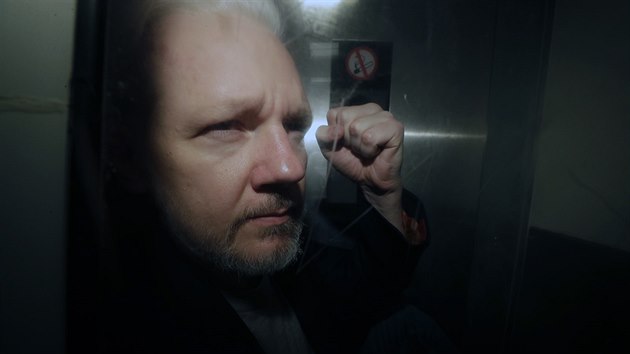 Zakladatel serveru WikiLeaks Julian Assange v Londn. (23. kvtna 2019)