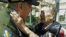Americký válečný veterán se ve Francii po 75 letech setkal se svou někdejší...