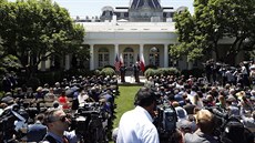 Americký prezident Trump a polský prezident Duda hovoí na tiskové konferenci v...