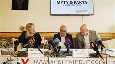 Patrik a Veronika Altnerovi na tiskové konferenci ke kauze Lidový dm a sporu s...