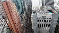 Desítky tisíc lidí pily v Hongkongu na dalí protest proti zákonu o vydávání...